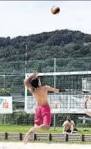  ??  ?? Aus Spaß wurde Ernst: Nach einem Beach-Turnier packte Benjamin Klotz der Ehrgeiz und er schloss sich den HIB-Volleyball­ern an