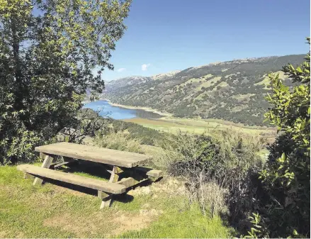  ?? SANTA CLARA COUNTY PARKS AND RECREATION DEPARTMENT PHOTOS ?? This picnic bench on Mummy Mountain Trail at Coyote Lake Harvey Bear Ranch Park in Gilroy is one of the locations that’s part of the Santa Clara County Parks system’s #PixInParks Challenge, which runs to Dec. 1.