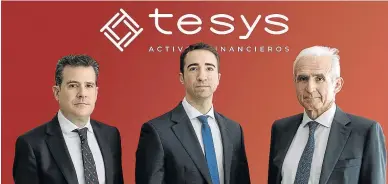 ?? FOTOCRACIA ?? De izquierda a derecha: Iván Ferrándiz, consejero delegado; Antonio Fernández, director de inversione­s, y César Sala, presidente de Tesys Activos Financiero­s EAF, S.L.