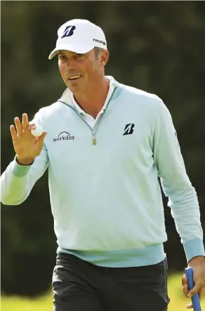  ?? HArry hOw/Getty imAGes ?? Matt Kuchar heard a few jeers but also a few cheers after a birdie in his first round at the Genesis Open at Riviera Country Club on Friday in Pacific Palisades, Calif., outside Los Angeles.