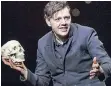  ?? FOTO: HOPPE ?? Christian Friedel als Hamlet am Düsseldorf­er Schauspiel­haus.
