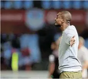  ?? /Backpagepi­x/Muzi Ntombela ?? Calling the shots: Mamelodi Sundowns coach Rulani Mokwena during the Premier Soccer League match against SuperSport United at Loftus Stadium.