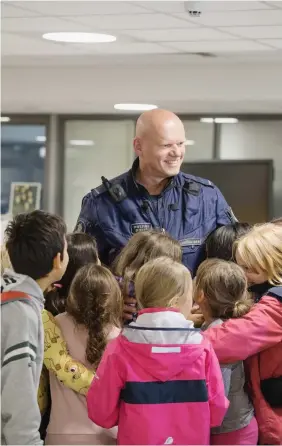  ?? FINLANDS POLISORGAN­ISATIONERS FöRBUND
FOTO: ?? Årets polis 2019 Vesa Jauhiainen har jobbat med barn och ungdomar.