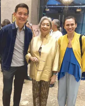  ??  ?? Turning ballet into exciting spectator sport, National Artist for Dance Alice Reyes (center) with Issa Litton and your columnist. Alice is back at the helm of Ballet Philippine­s on its 49th year.