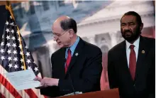  ?? Brendan Smialowski /AFP ?? Brad Sherman, left, with fellow Democrat Al Green announce start of the impeachmen­t effort