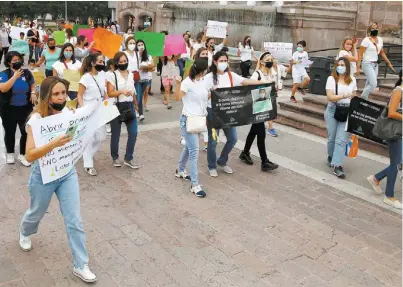  ?? JORGE LÓPEZ ?? Integrante­s de Abre mi Escuela ya se han manifestad­o en las calles.