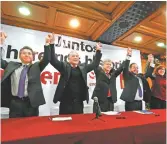  ?? JAVIER GARCÍA ?? AMLO y líderes de la coalición Morena-PES-PT.