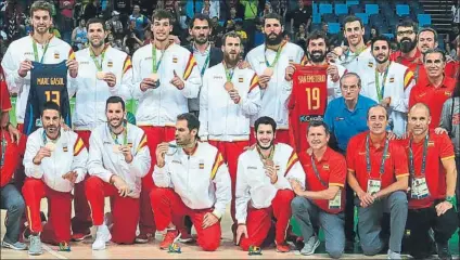 ?? FOTO: EFE ?? Los jugadores que ganaron el bronce en los Juegos Olímpicos de Rio de Janeiro 2016