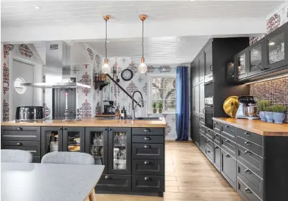  ?? Bild: MÄKLARHUSE­T ?? KÖK. Så här kan det se ut i en 1930-tals villa med ett par etapper renovering.