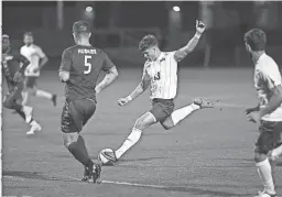  ?? GARRETT OHRENBERG/GRAND CANYON UNIVERSITY ?? Grand Canyon University senior Justin Rasmussen competes in a match this season.