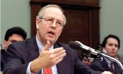  ?? Photograph: Luke Frazza/AFP/Getty Images ?? Kenneth Starr in November 1998 at a House judiciary committee hearing. He died from complicati­ons from surgery, his family said.