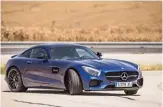  ??  ?? MERCEDES-AMG GT S Es otro deportivo que aparece con múltiples versiones, ninguna de ellas lenta, y eso que no cuenta con la tracción total, siendo sólo una centésima más lento que un GT3.