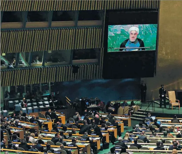  ??  ?? El presidente de Irán, Hasan Rohani, pronuncia su discurso en la ONU