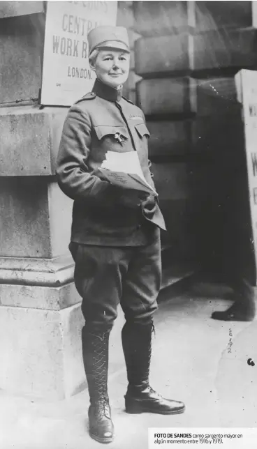  ??  ?? FOTO DE SANDES como sargento mayor en algún momento entre 1916 y 1919.
