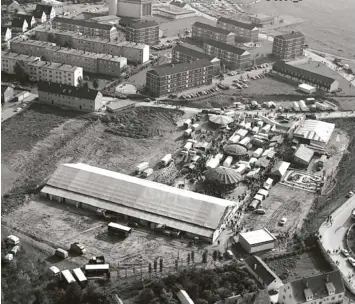  ?? Foto: Stadt Neuburg ?? Das Neuburger Volksfest existiert bereits seit 1934 und findet seit 1964 auf dem heutigen Festplatz im Ostend statt. Zum Jubi läum sucht die Stadt nach Archivmate­rial.