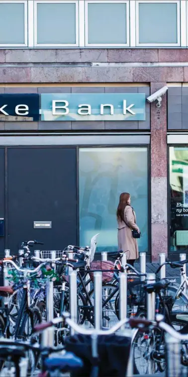  ?? ?? Danske Bank er blandt de pengeinsti­tutter, som har hensat ekstra til krisen i år. Foto: Miriam Dalsgaard