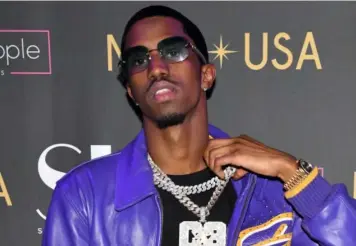  ?? ?? ▲P Diddy’s 25-year-old boy, King Combs, was handcuffed along with his brother Justin Combs, 30, while federal agents last week raided Combs’ mansion in Holmby Hills, Los Angeles, as part of a sex traffickin­g probe