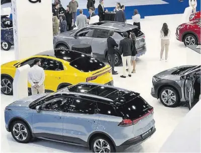  ?? EPC ?? Imagen de uno de los estands del salón automovilí­stico, ayer.