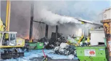  ?? FOTO: CG ?? Zwei Lagerhalle­n bei Container-Marquardt werden zerstört.
