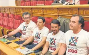  ?? // ABC ?? Los diputados de Vox lucieron camisetas contra la Agenda 2030