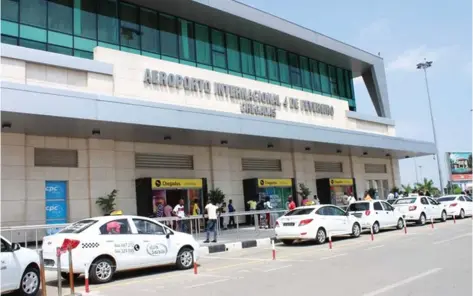  ?? DR ?? O Aeroporto Internacio­nal 4 de Fevereiro é o principal activo da SGA que também ressente dos efeitos da Covid-19 na aviação