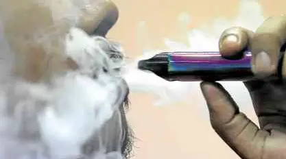  ?? —EDWIN BACASMAS ?? FIRST CASE The current ban on the use and importatio­n of e-cigarettes was prompted by the health department’s report last month about the country’s first case of a vaping-associated lung injury.