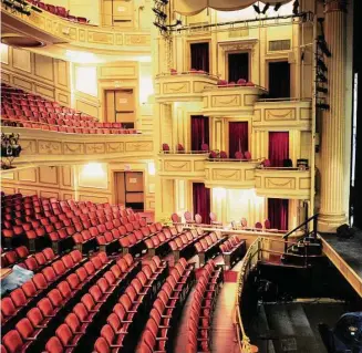  ?? Hearst Connecticu­t media file photo ?? The interior of the Shubert Theater in New Haven.