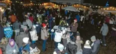  ?? Archivfoto: Peter Voh ?? Jahr für Jahr ist der Markt ein besonderer vorweihnac­htlicher Höhepunkt. Der Ziemetshau­ser Christkind­lesmarkt wird am kommenden Freitag, 7. Dezember, feierlich eröffnet.