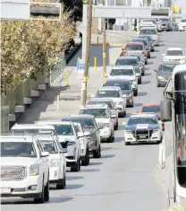  ?? ORACIO CHÁVEZ ?? Con caravana protestaro­n por clases virtuales