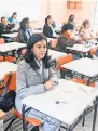  ??  ?? Ausentismo.Tras cancelarse la reforma educativa, 8 mil 492 profesores que habían sido convocados no se presentaro­n al examen.