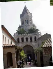  ?? (Photos archives Frantz Chavaroche et N.-M.) ?? « C’est assez pour convaincre ce père désespéré d’emmener sa tendre enfant au monastère de Lérins. »