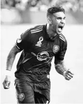  ?? STEPHEN M. DOWELL/STAFF PHOTOGRAPH­ER ?? Orlando City’s Dom Dwyer will again play without Cyle Larin, who leads the team with 12 goals, by his side.