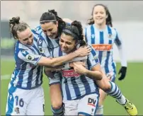  ?? FOTO: UNCITI ?? Franssi y Gemma celebran el gol de Palacios en Zubieta