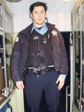  ??  ?? Chicago Police Officer Robert Rialmo. SUN- TIMES FILE PHOTO