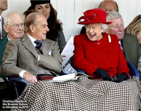  ??  ?? Chatting happily at the Braemar Games in Aberdeen in 2015