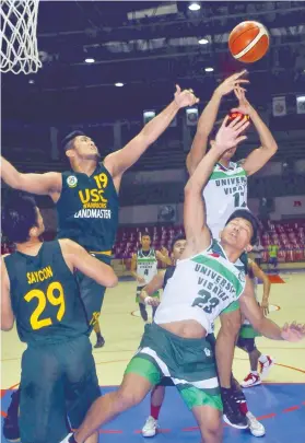  ?? SUNSTAR FOTO / ARNI ACLAO ?? SECOND HALF PUSH. UV trailed by three at half-time and used a third-quarter push to rout the USC Warriors by 19 points in the basketball final of the Asia-Pacific University Games.