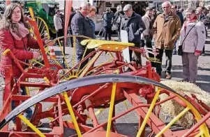  ?? FOTO: ANTJE PRÖMPER ?? Beim Stadt.Land.Markt präsentier­t sich die Viersener Innenstadt mit rustikalem Charme. Die Geschäfte am Ort komplettie­ren das attraktive Event-Paket mit einem verkaufsof­fenen Sonntag.