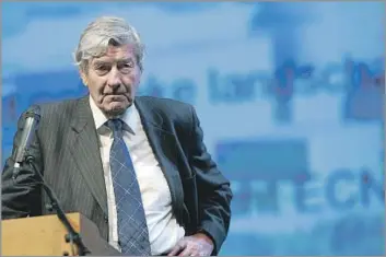  ?? Evert-jan Daniels AFP/Getty Images ?? ‘GREAT STATESMAN’ Ruud Lubbers, pictured in 2006, led the Netherland­s through difficult economic problems, including a large budget deficit. He struck deals with powerful labor unions and helped guide the country to prosperity.