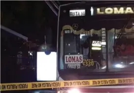  ?? TELETICA.COM ?? La víctima murió en uno de los asientos del bus en Sabana Norte.