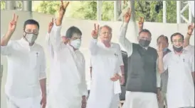  ?? HIMANSHU VYAS/HT PHOTO ?? Rajasthan chief minister Ashok Gehlot with Congress leaders Randeep Surjewala, KC Venugopal, Ajay Maken and others during a meeting in Jaipur on July 13.