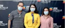  ??  ?? La joven acudió a Zócalo Saltillo acompañada por sus padres.