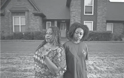  ?? JOE RONDONE/USA TODAY NETWORK ?? “When you’re a kid, when you say you’re in pain, they believe you,” said Elechi Madu, right, with her mother, Pamela Madu, at their Tennessee home. That’s not always the case for many adults with sickle cell disease.