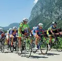  ??  ?? La corsa I campionati assoluti italiani di ciclismo, categorie esordienti e allievi, si disputeran­no anche quest’anno alle Terme di Comano