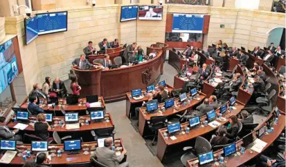  ?? FOTO COLPRENSA ?? Al final de la jornada, se anunció la creación de una comisión accidental que buscará soluciones políticas para poder salvar el proyecto de las 16 circunscri­pciones de paz.