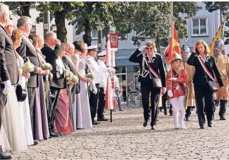  ?? RP-FOTOS (2): OLAF OSTERMANN ?? Anfang Juli feierte die St.-Victor-Bruderscha­ft Xanten noch ihr Schützenfe­st zum 625jährige­n Bestehen. Vom 14. bis zum 16. September sind die Schützen Ausrichter des Bundesfest­es.