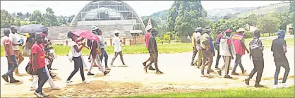  ?? (File pic) ?? ECOT students marching to the Ministry of Education and Training after delivering their petition.