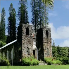  ?? Photograph­y by Natasha Dragun. ?? Clockwise from left: Coral bounty; Saint Paul Church; The Heart of Voh.