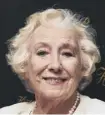  ??  ?? 0 Singalong: Dame Vera Lynn’s We’ll Meet Again