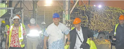  ?? Photo: Laisa Lui ?? Prime Minister Voreqe Bainimaram­a (middle) with the staff of Fiji Sugar Corporatio­n during the tour around Labasa Mill on September 30, 2020.