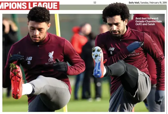  ??  ?? Best feet forward: Oxlade-Chamberlai­n (left) and Salah